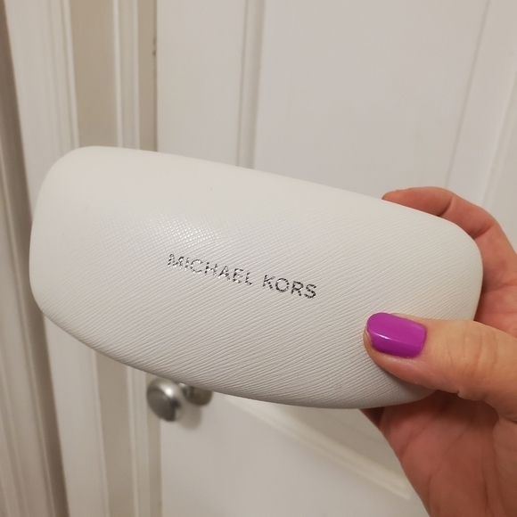 Michael Kors Brown Tortoise Shell With goldtone accents Sunglasses - Picture 8 of 8